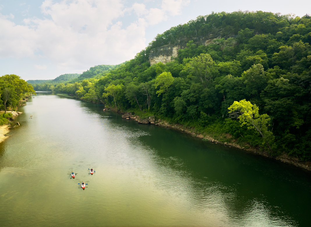 River scenery and kayaks in Pulaski County, Missouri.