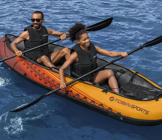 two people paddle the Tobin Sports Wavebreak